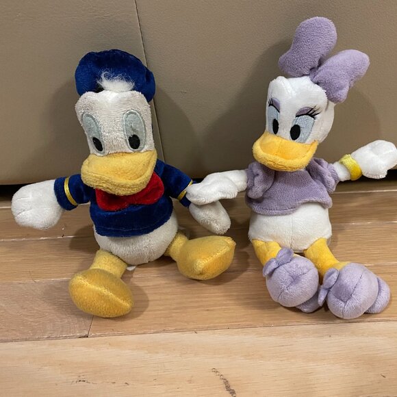 Disney Donald Duck and Daisy Duck (small) - Picture 1 of 1